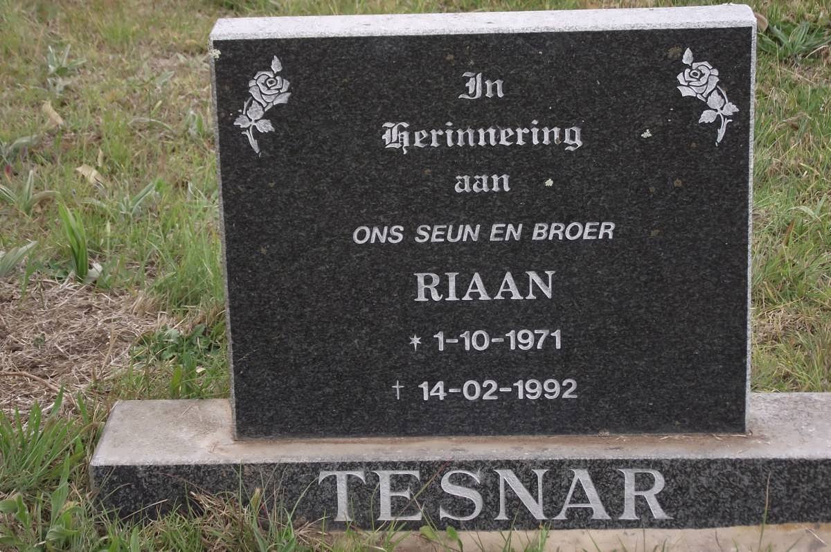 TESNAR Riaan 1971-1992
