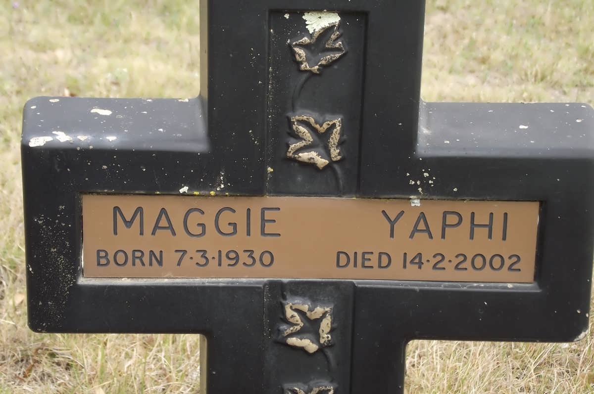 YAPHI Maggie 1930-2002