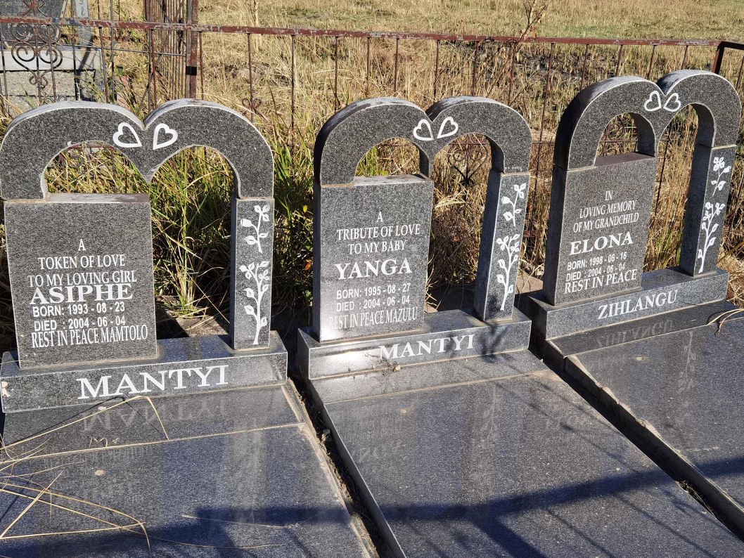 MANTYI Asiphe 1993-2004 :: MANTYI Yanga 1995-2004 :: ZIHLANGU Elona  1998-2004