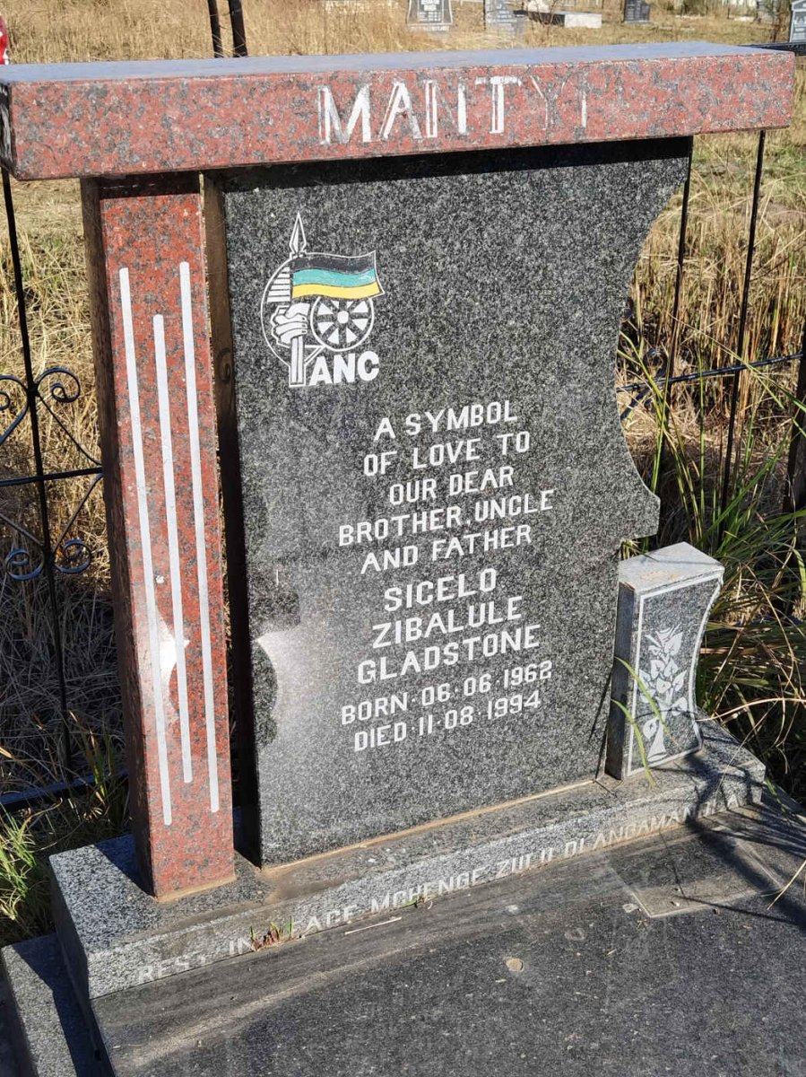 MANTYI Sicelo Zibalule Gladstone 1962-1994