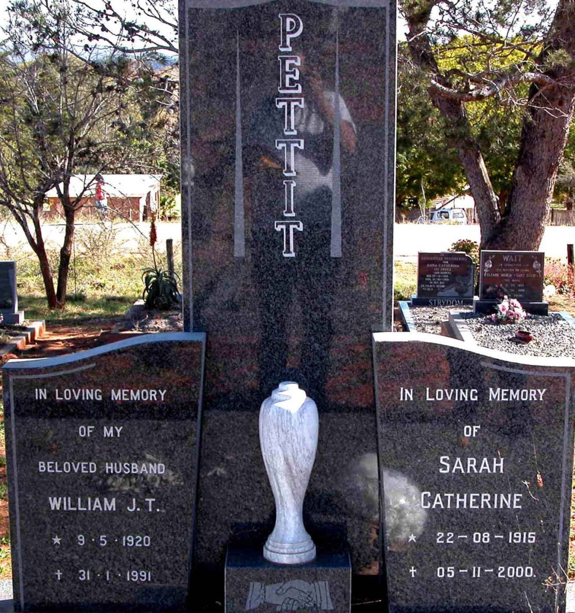 PETTIT William J.T. 1920-1991 &amp; Sarah Catherine 1915-2000