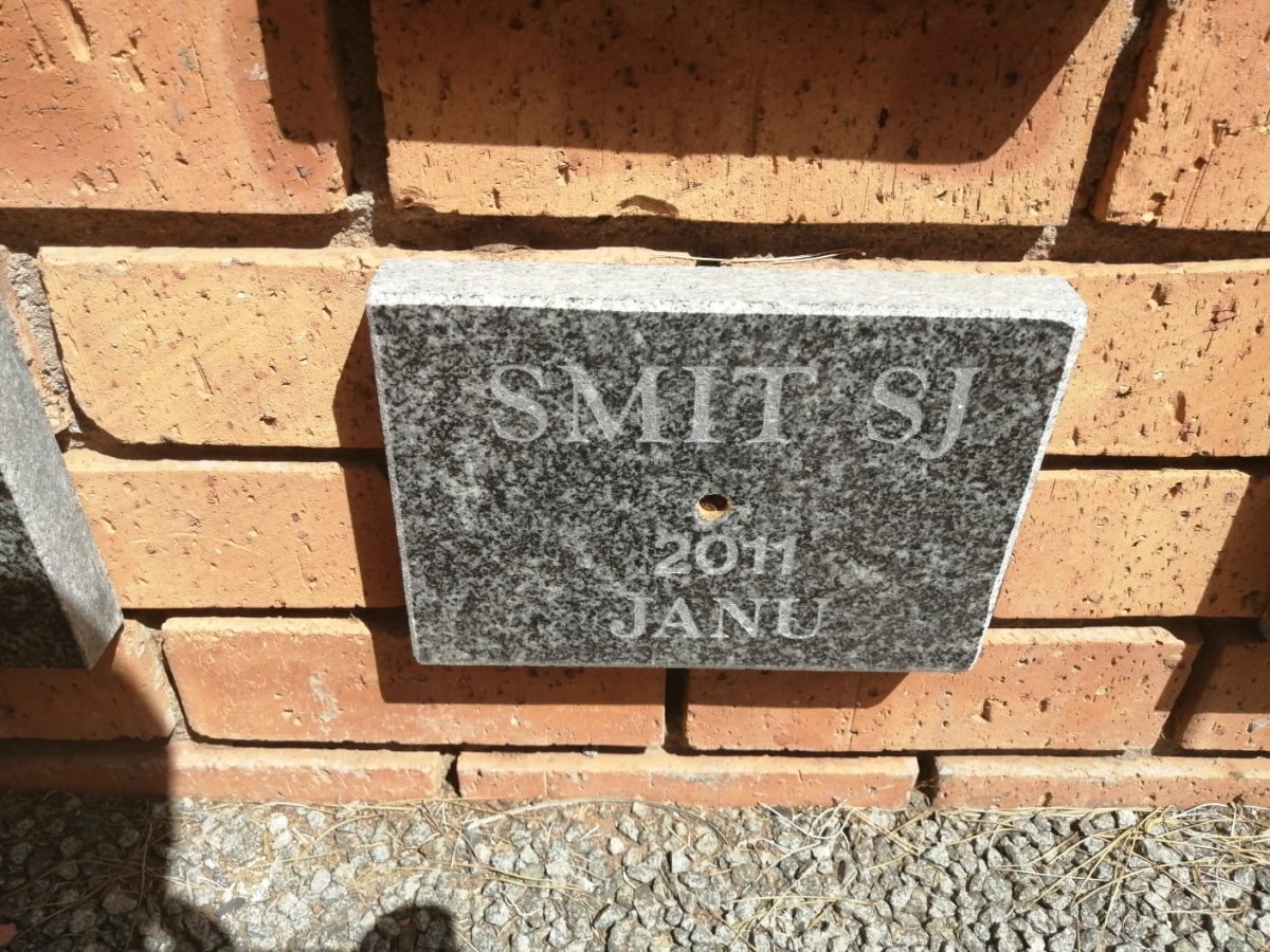 SMIT S.J. 2011