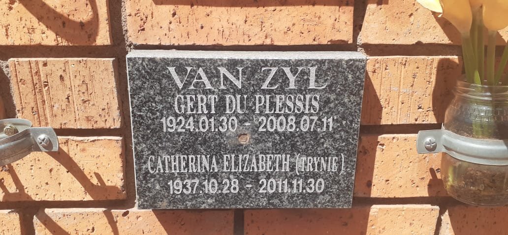 ZYL Gert du Plessis, van 1924-2008 &amp; Catherina Elizabeth 1937-2011