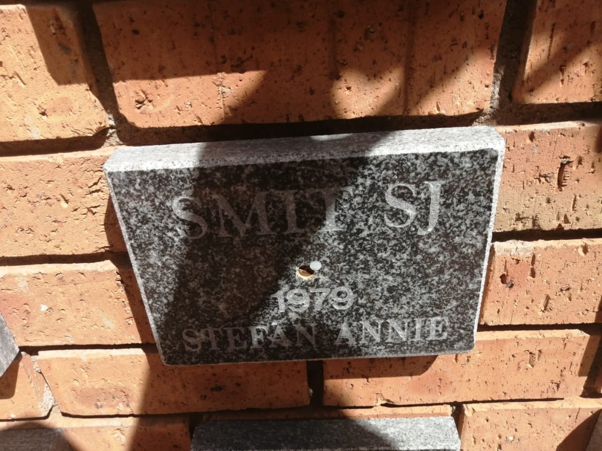 SMIT S.J. 1979