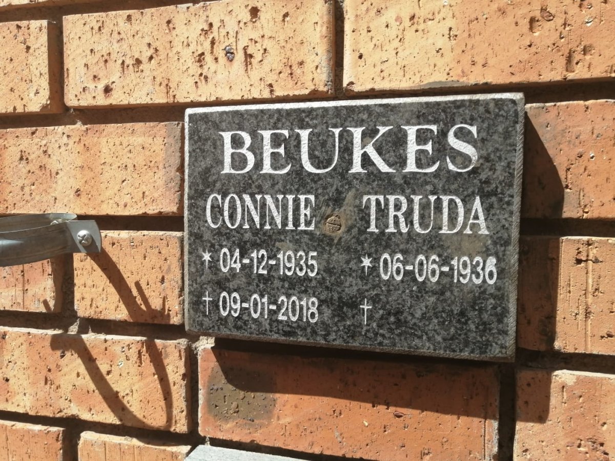 BEUKES Connie 1935-2018 &amp; Truda 1936-