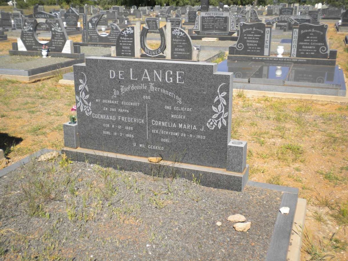 LANGE Coenraad Frederick, de 1926-1985 &amp; Cornelia Maria J. STRYDOM 1933-