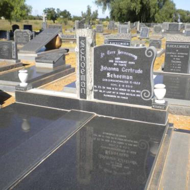 SCHOEMAN Johanna Gertrude nee GROENEWALD 1926-2013 :: SCHOEMAN Johannes Hendrik 1952-1977