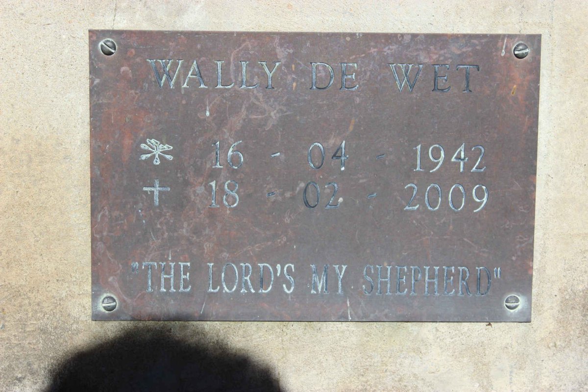 WET Wally, de 1942-2009