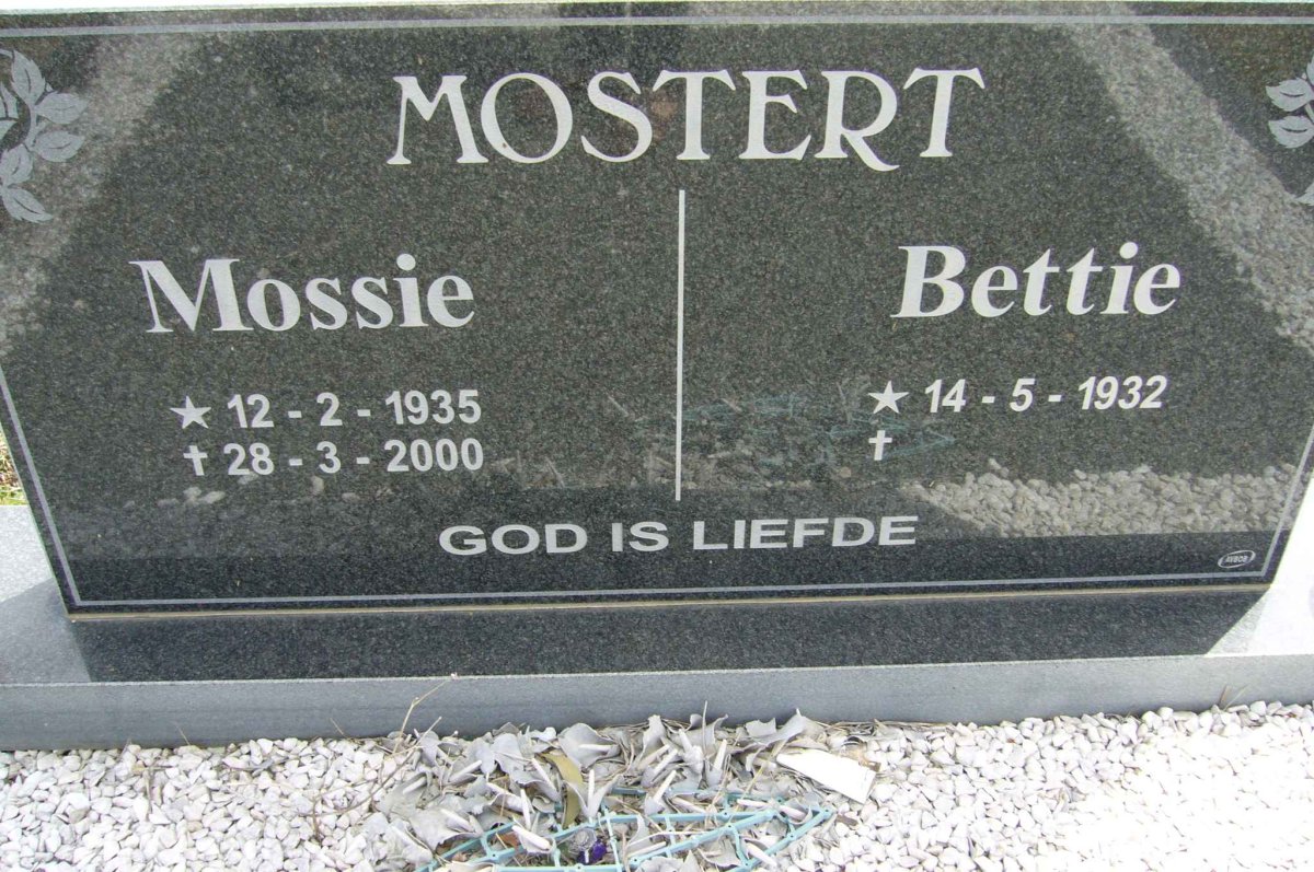 MOSTERT Mossie 1935-2000 &amp; Bettie 1932-