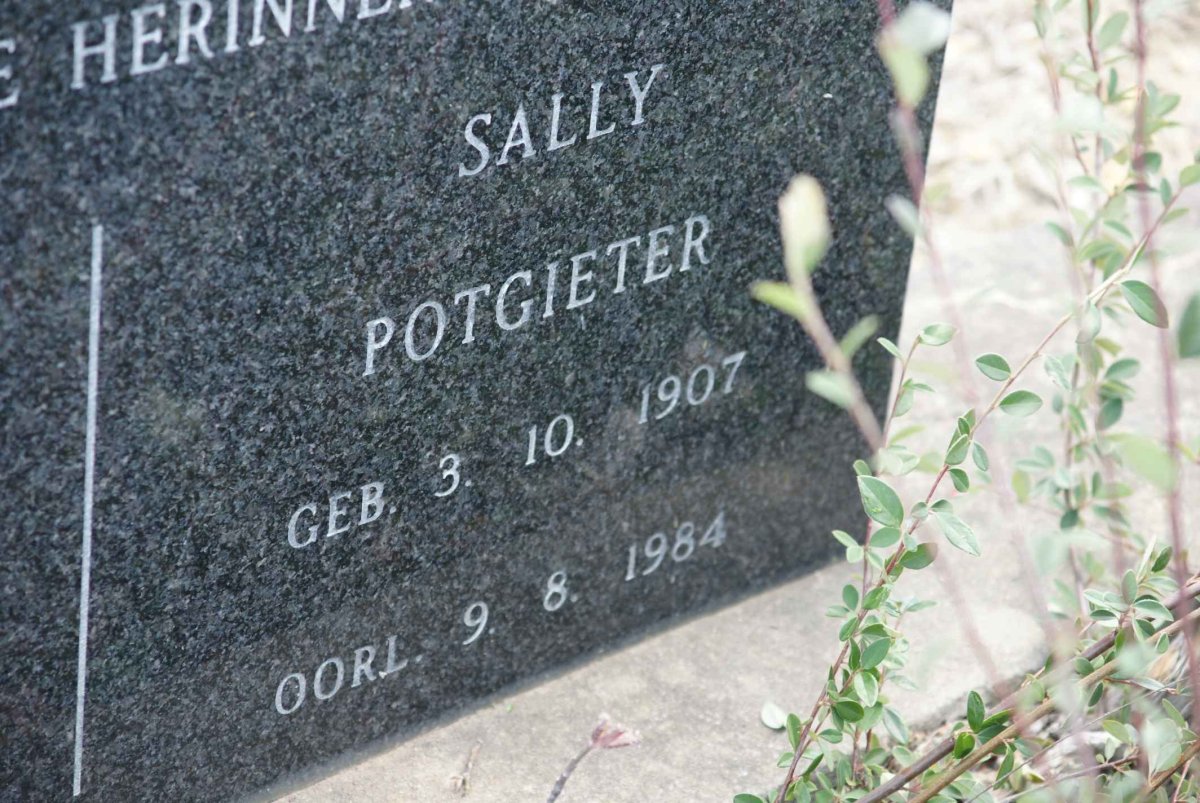 POTGIETER Sally 1907-1984