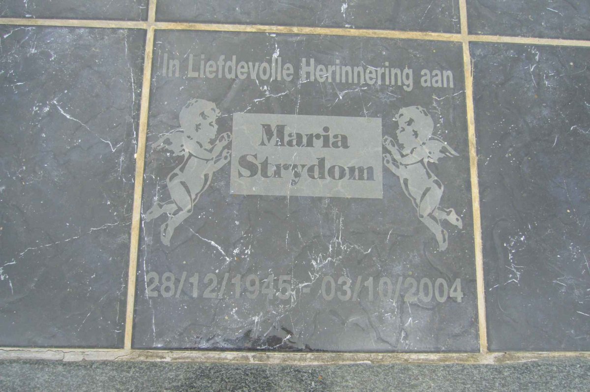 STRYDOM Maria 1945-2004