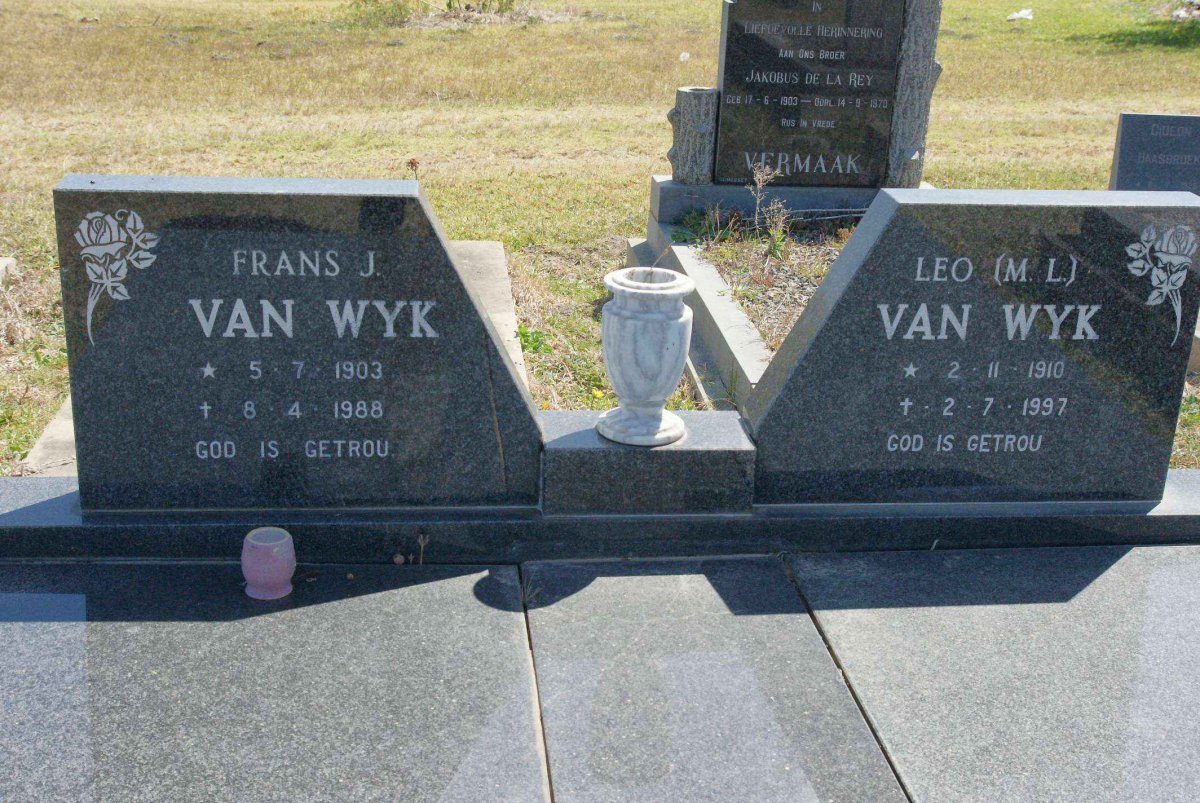 WYK Frans J., van 1903-1988 &amp; M.L. 1910-1997
