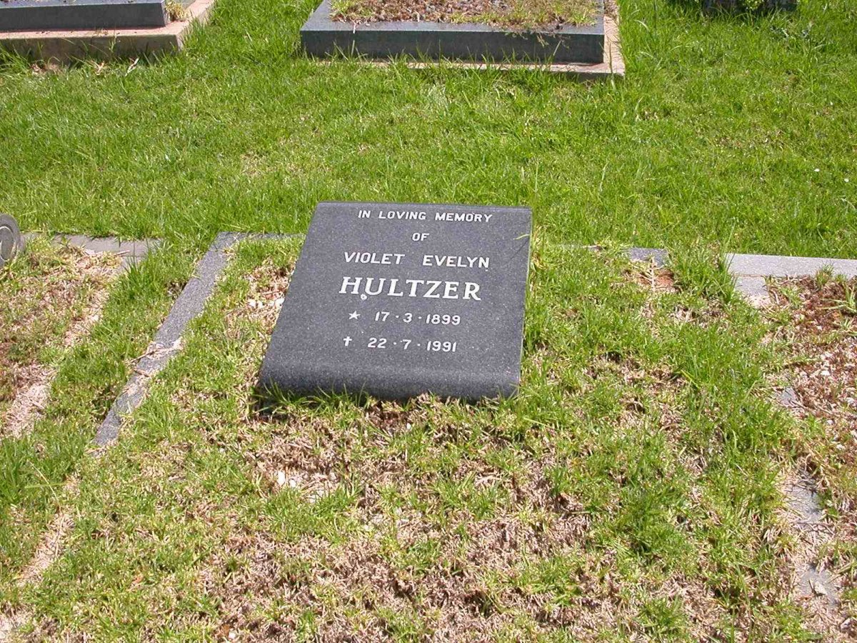 HULTZER Violet Evelyn 1899-1991