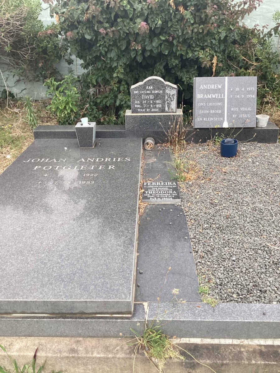 POTGIETER Johan Andries 1922-1983 :: ? David 1953-1958 :: FERREIRA Theorora 1923-2014