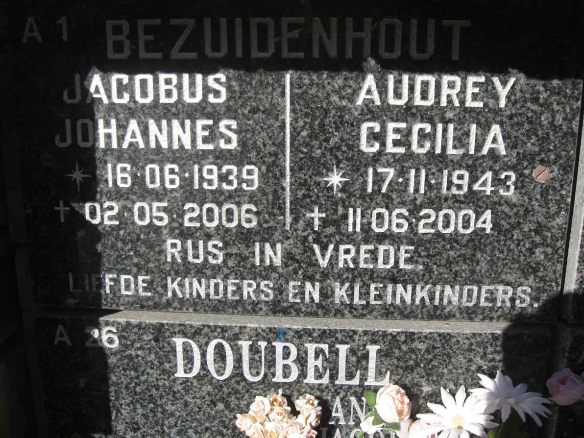 BEZUIDENHOUT Jacobus Johannes 1939-2006 &amp; Audrey Cecilia 1943-2004