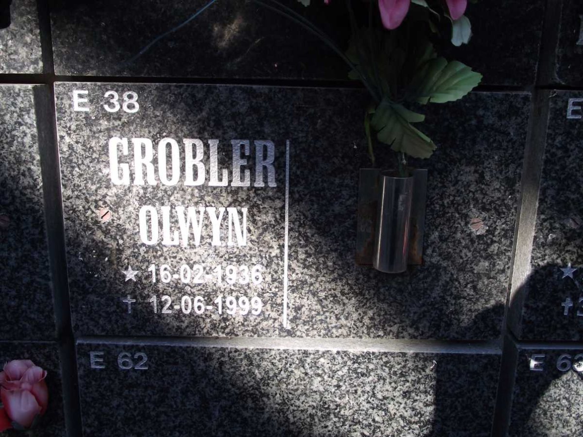 GROBLER Olwyn 1936-1999