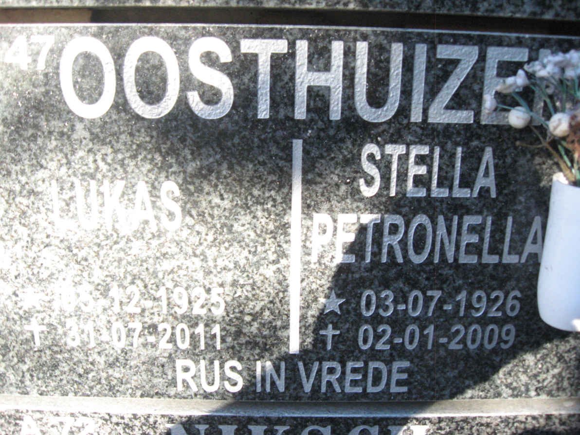 OOSTHUIZEN Lukas 1925-2011 &amp; Stella Petronella 1926-2009