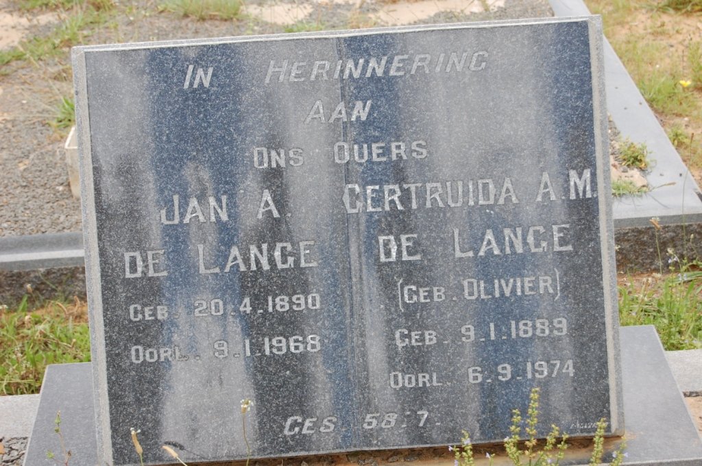 LANGE Jan A., de 1890-1968 &amp; Gertruida A.M. OLIVIER 1889-1974