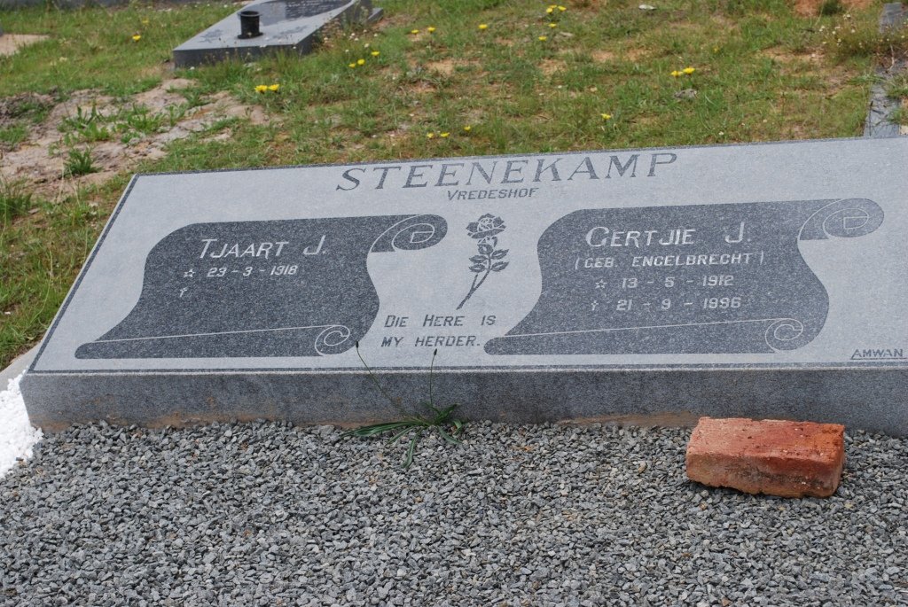 STEENEKAMP Tjaart J. 1918 &amp; Gertjie J. ENGELBRECHT 1912-1996
