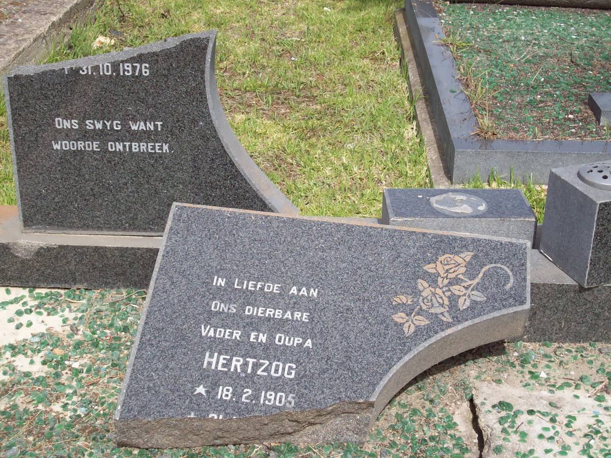 HERTZOG 1905-1976 &amp; Sannie 1907-1975