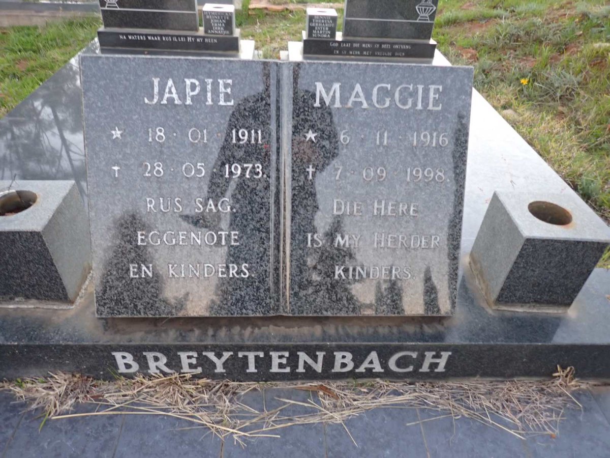 BREYTENBACH Japie 1911-1973 & Maggie 1916-1998