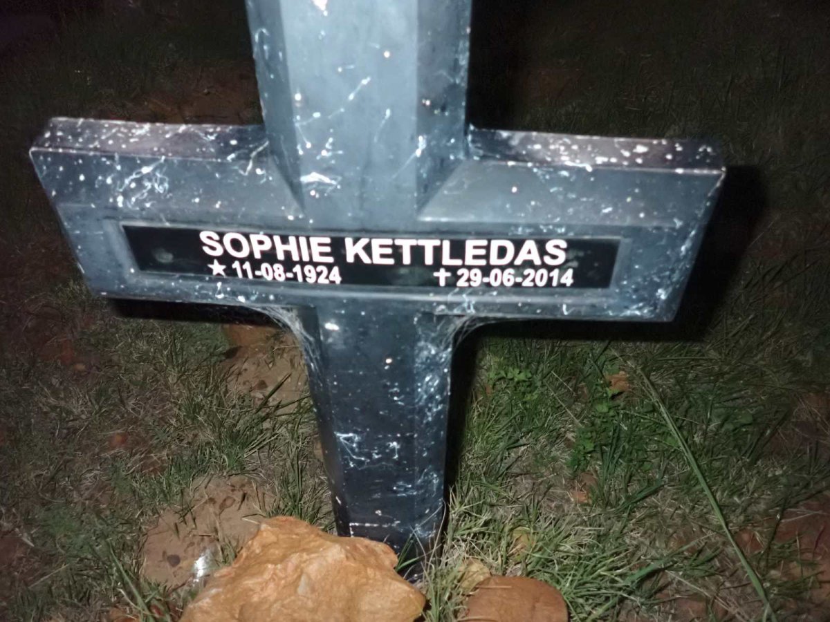 KETTLEDAS Sophia 1924-2014