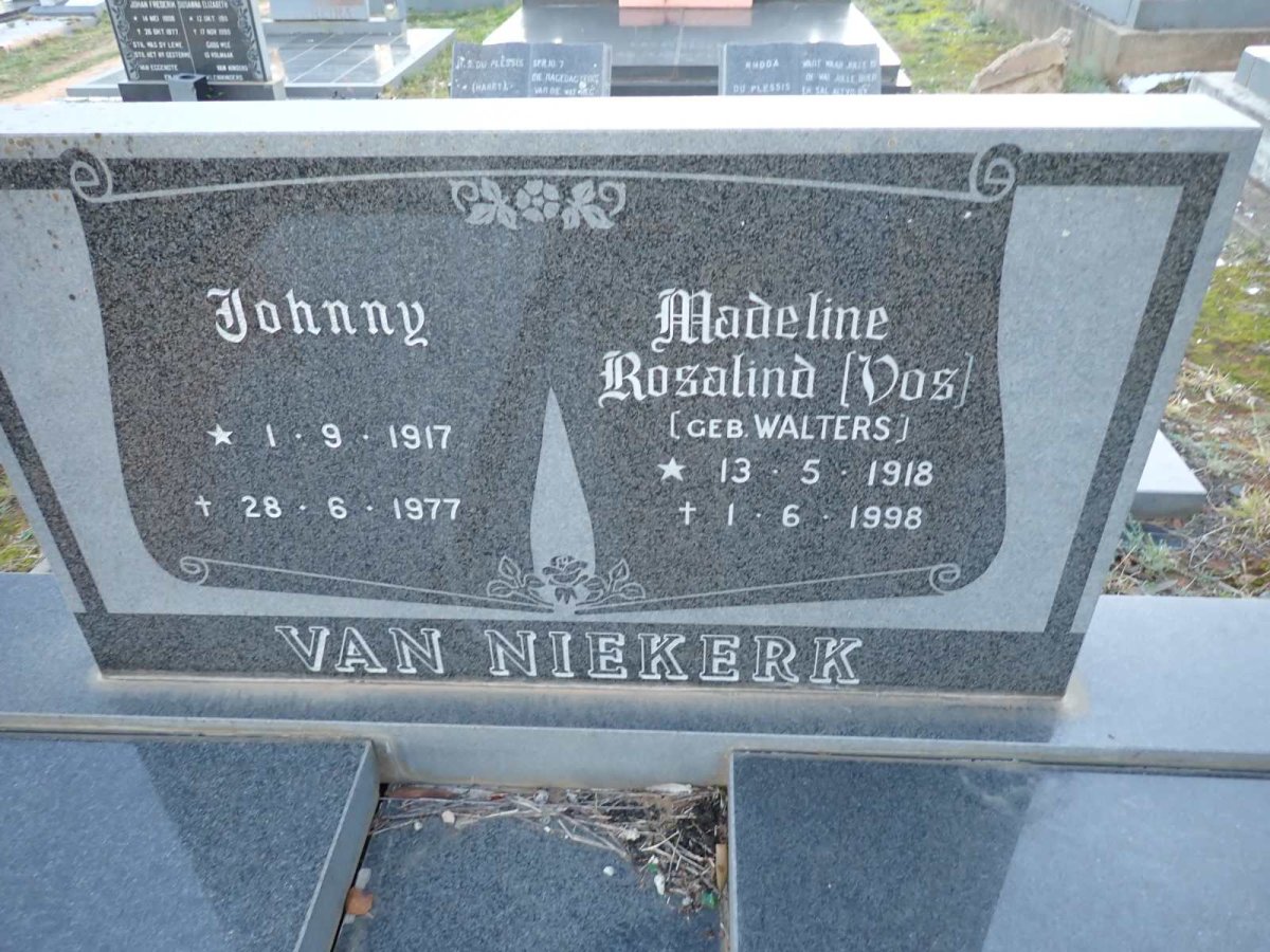 NIEKERK Johnny, van 1917-1977 & Madeline Rosalind VOS nee WALTERS 1918-1998