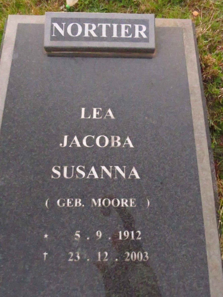 NORTIER Lea Jacoba Susanna nee MOORE 1912-2003
