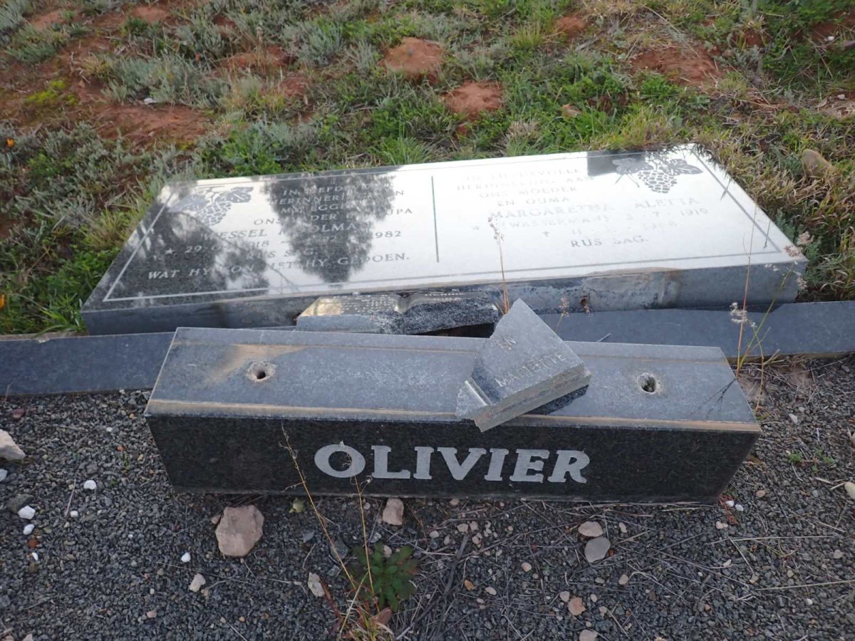OLIVIER Wessel  Moolman 1918-1982 & Margaretha Aletta WASSERMAN 1919-1998_2
