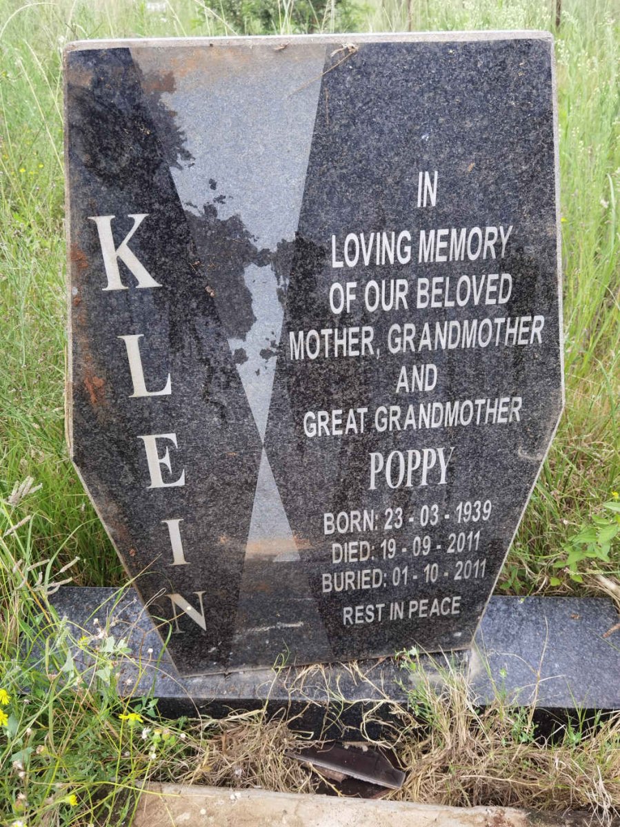 KLEIN Poppy 1939-2011