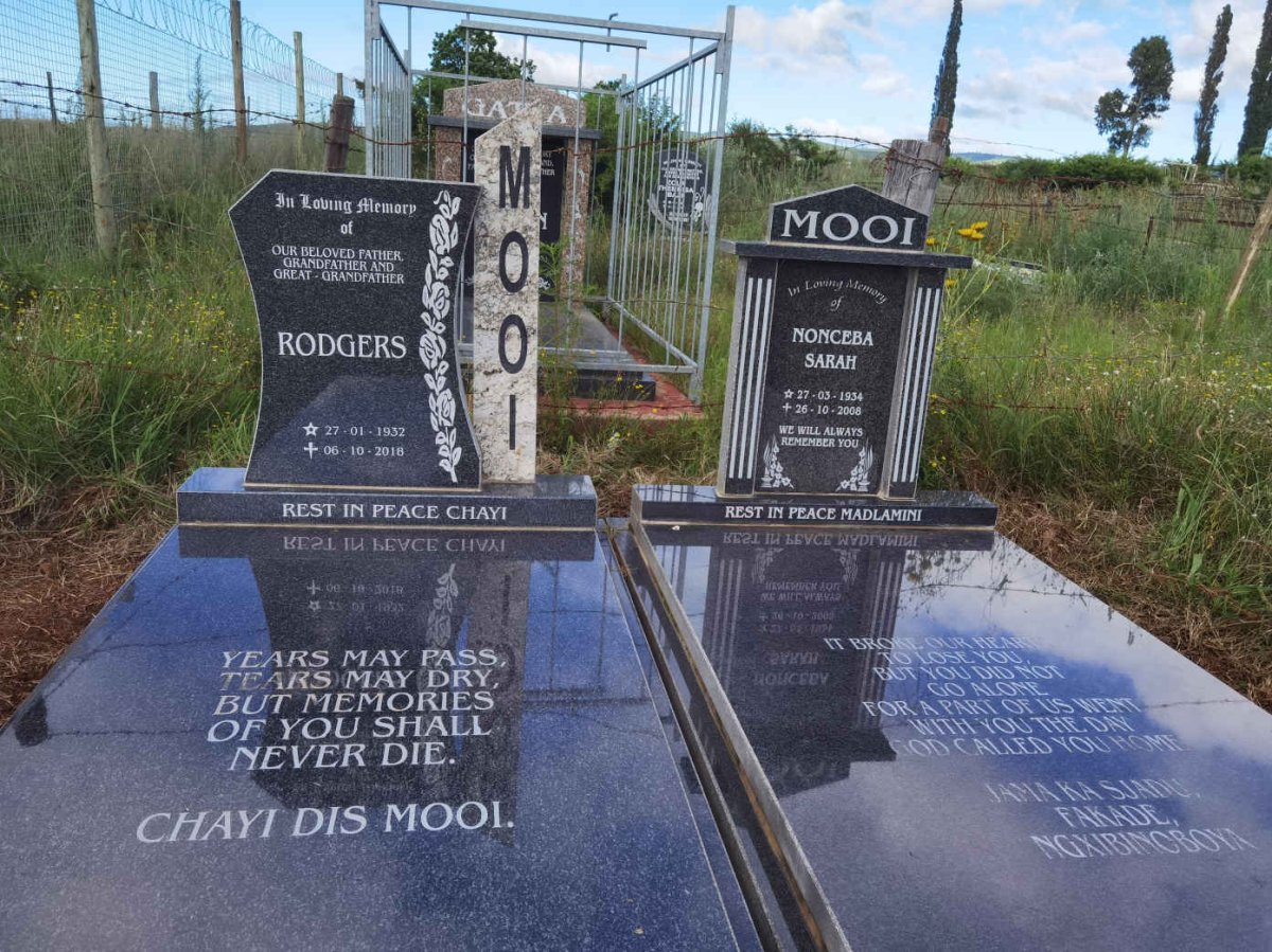 MOOI Rodgers 1932-2018 &amp; Nonceba Sarah 1934-2008