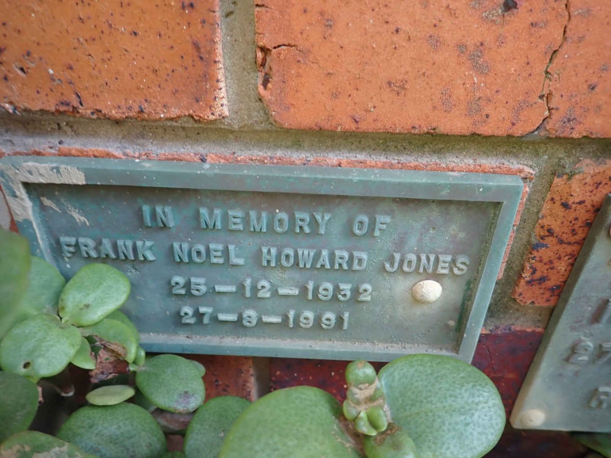 JONES Frank Noel Howard 1932-1991