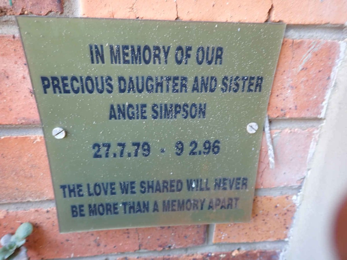 SIMPSON Angie 1979-1996