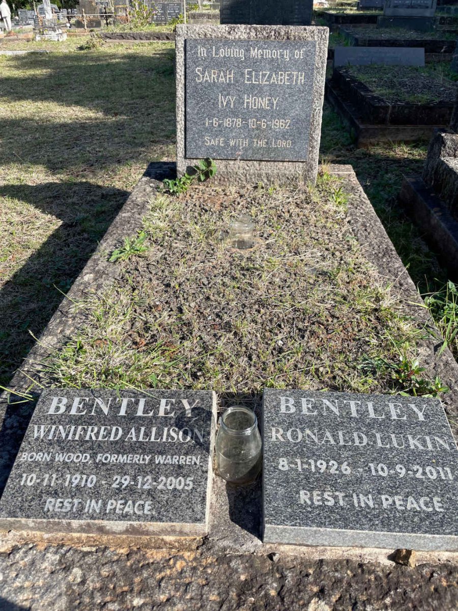 BENTLEY Winifred Allison formerly WARREN nee WOOD 1910-2005 :: BENTLEY Ronald Lukin 1926-2011