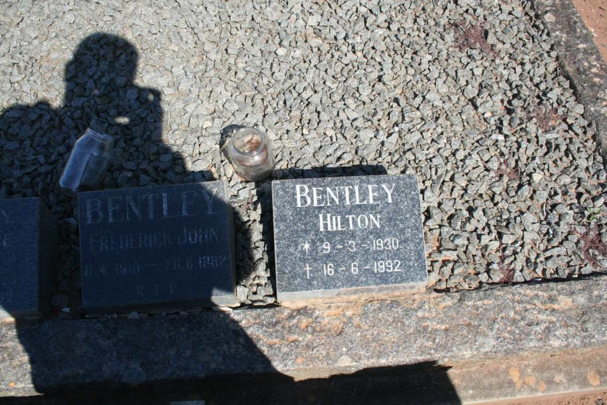 BENTLEY Frederick John 1919-1982 :: BENTLEY Hilton 1930-1992