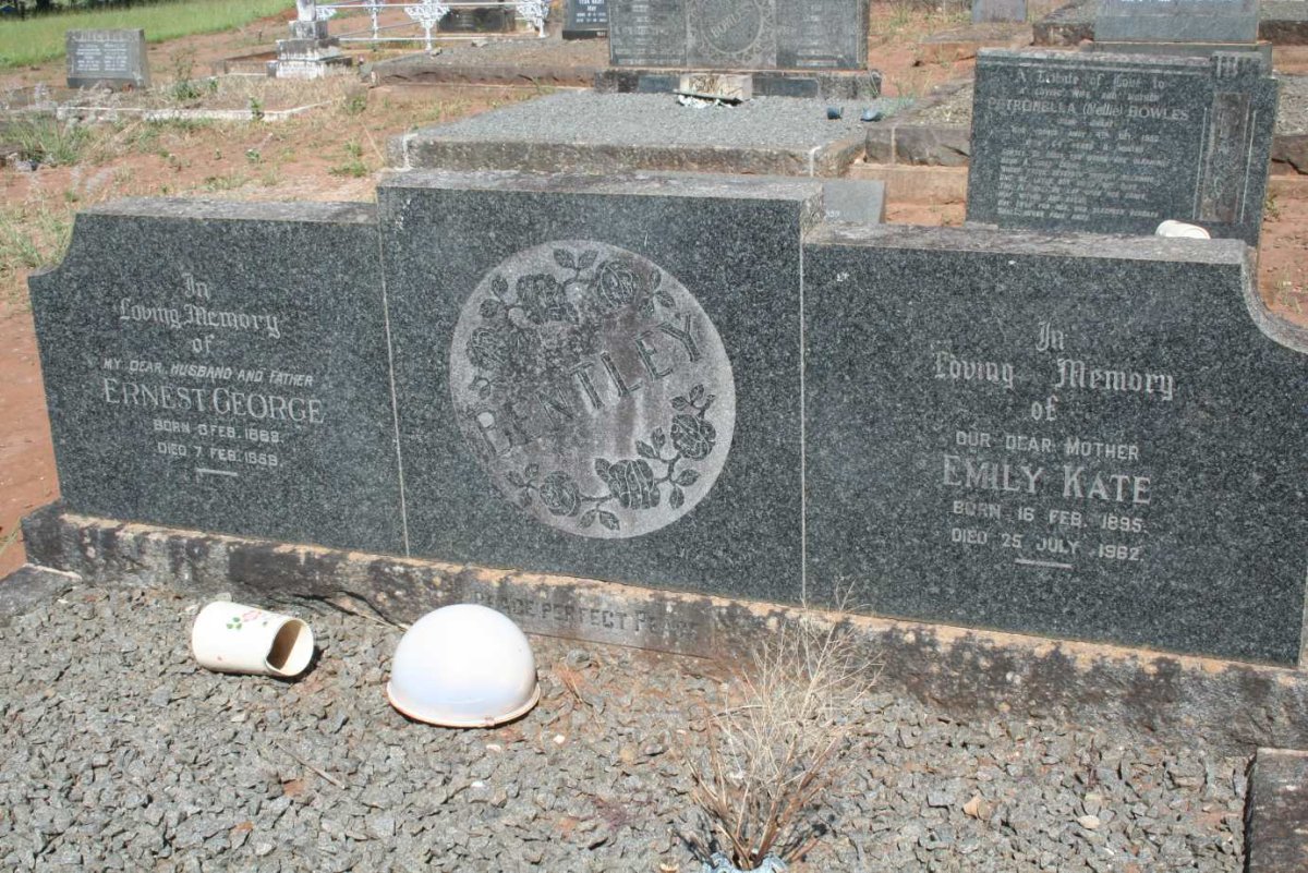 BENTLEY Ernest George 1889-1958 &amp; Emily Kate 1895-1962