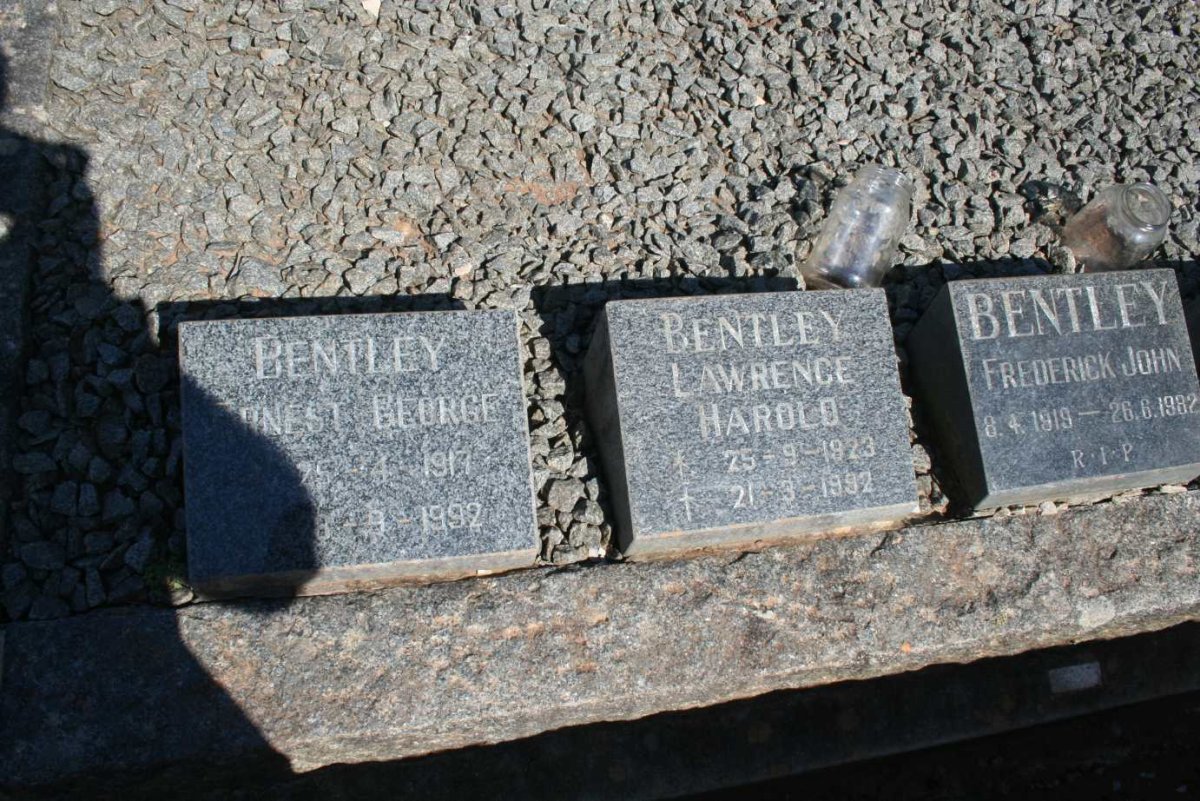 BENTLEY Lawrence Harold 1923-1992 :: BENTLEY Ernest George 1917-1992
