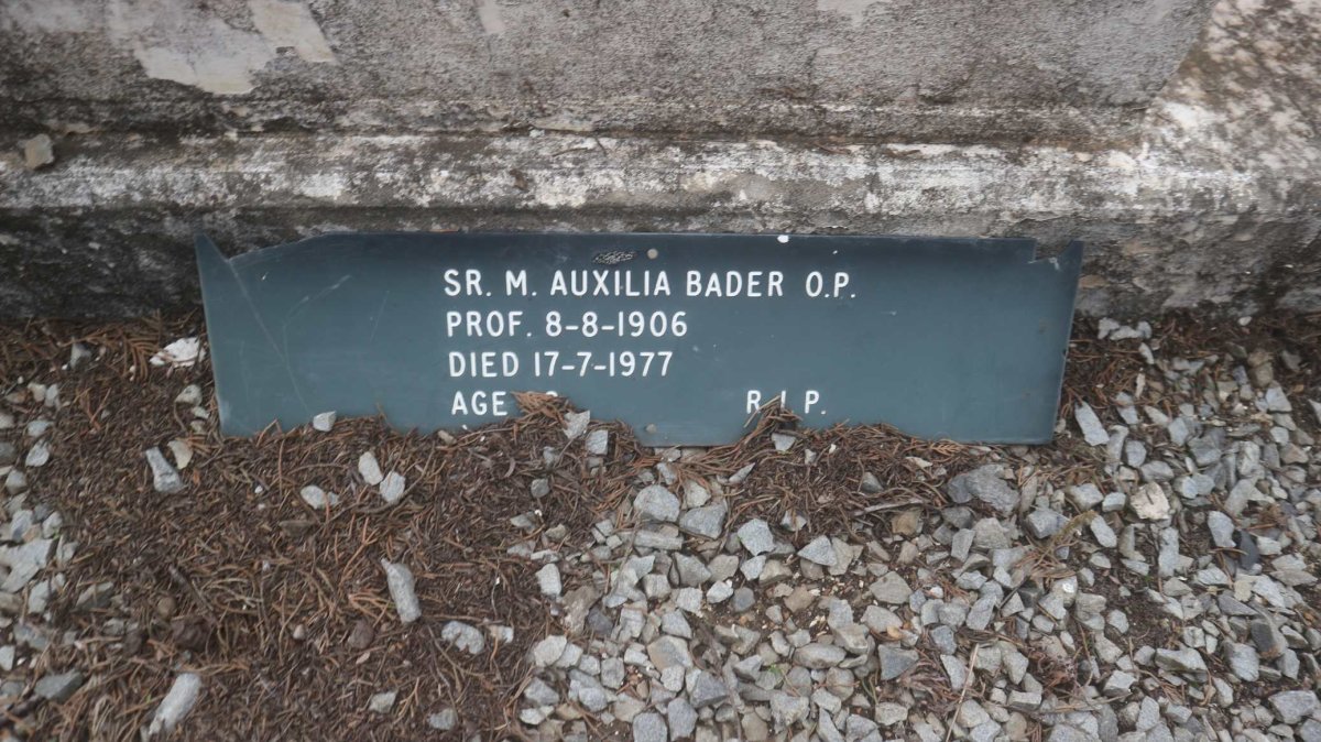 BADER Auxilia -1977
