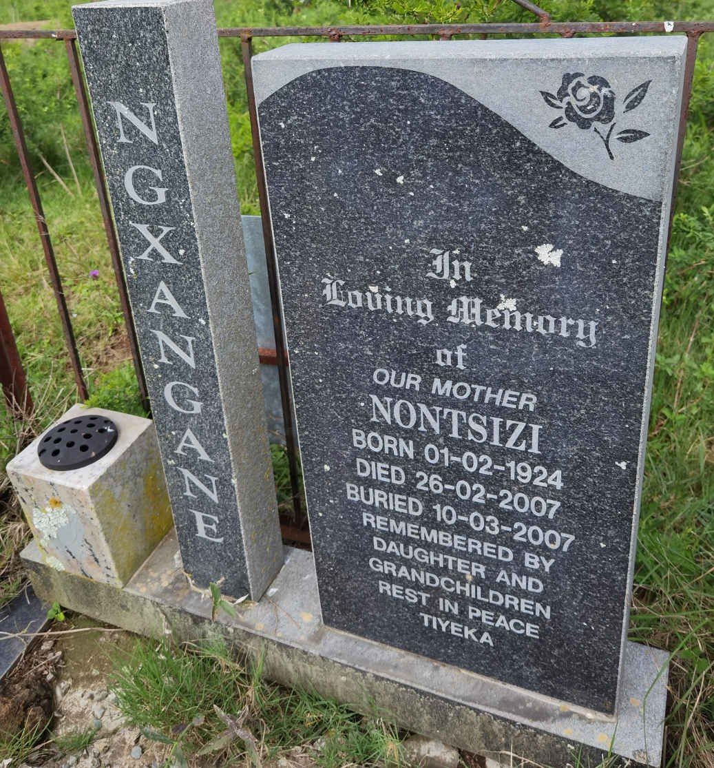 NGXANGANE Nontsizi 1924-2007
