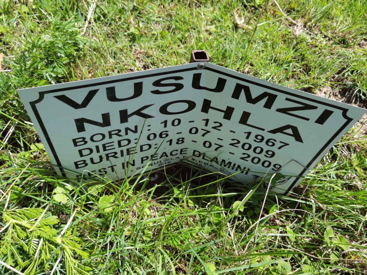 NKOHLA Vusumzi 1967-2009