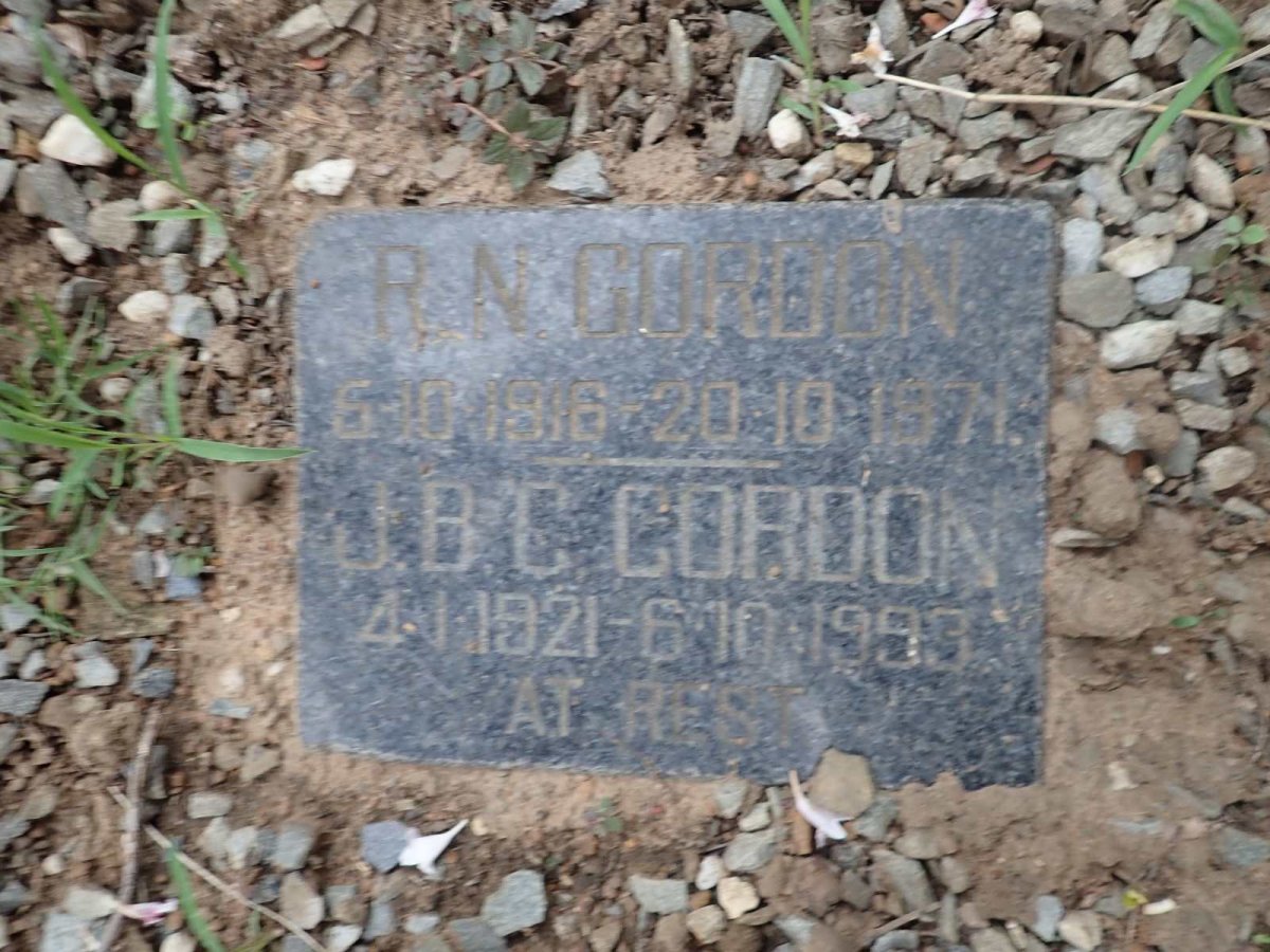 GORDON R.N. 1916-1971 &amp; J.B.C. 1921-1993