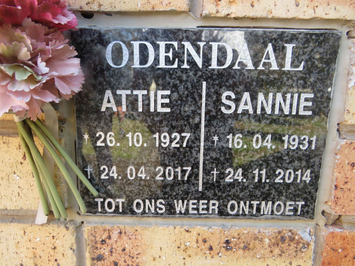 ODENDAAL Attie 1927-2017 &amp; Sannie 1931-2014