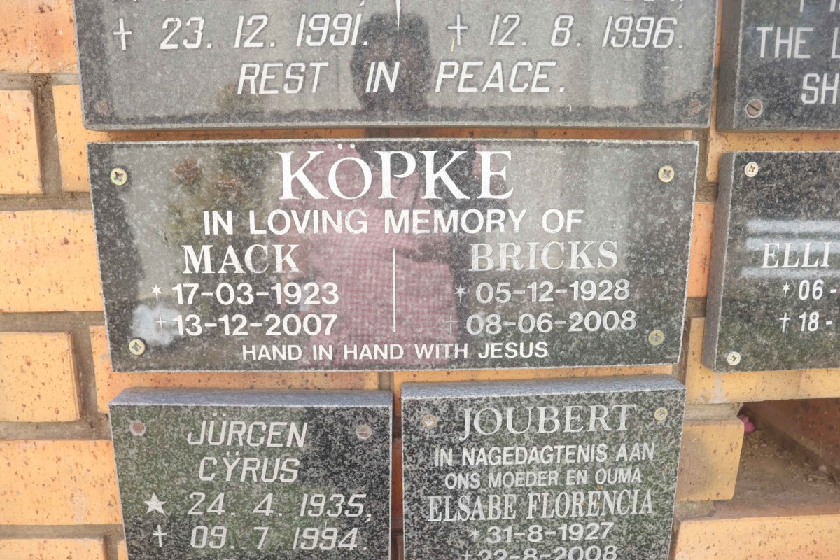 KÖPKE Mack 1923-2007 &amp; Bricks 1928-2008