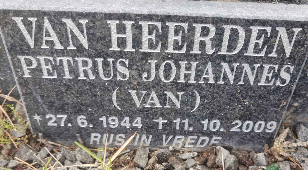 HEERDEN Petrus Johannes, van 1944-2009