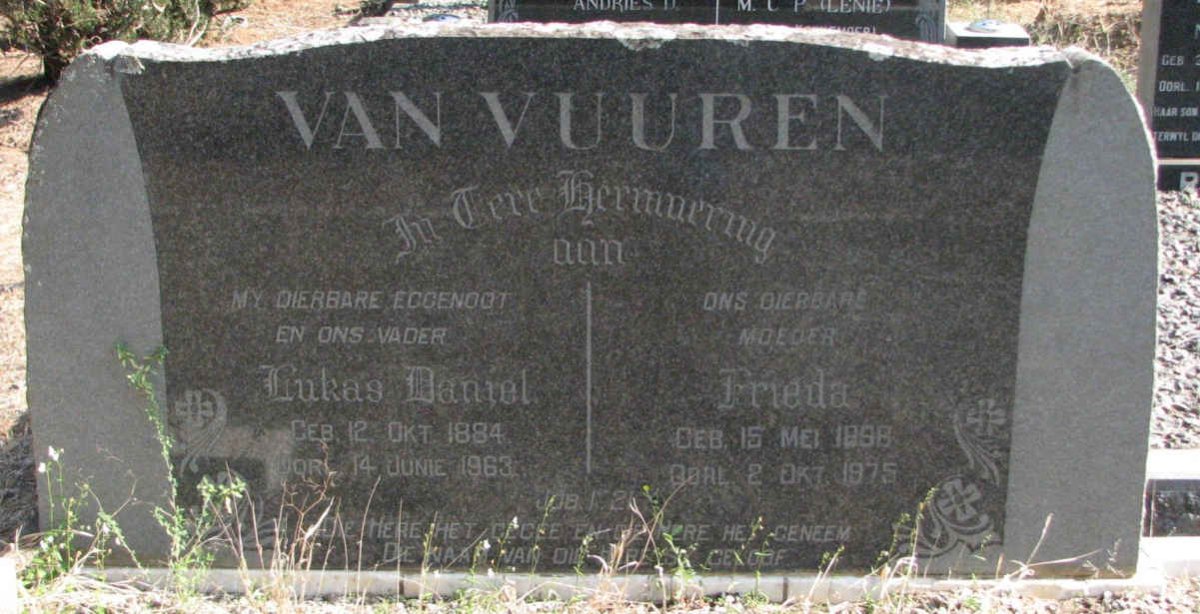 VUUREN Lukas Daniel, van 1884-1963 &amp; Frieda 1898-1975