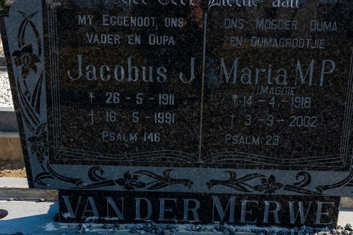 MERWE Jacobus J., van der 1911-1991 &amp; Maria M.P. 1918-2002