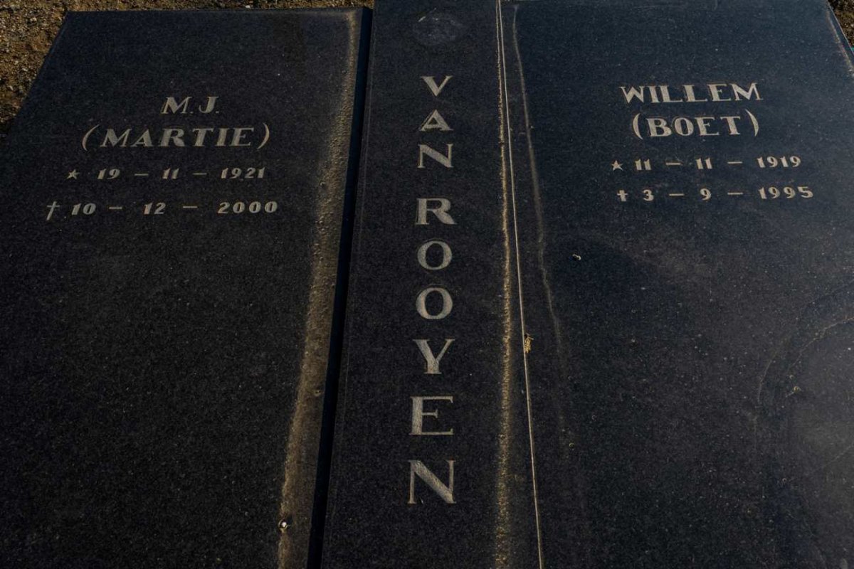 ROOYEN Willem, van 1919-1995 &amp; M.J. 1921-2000