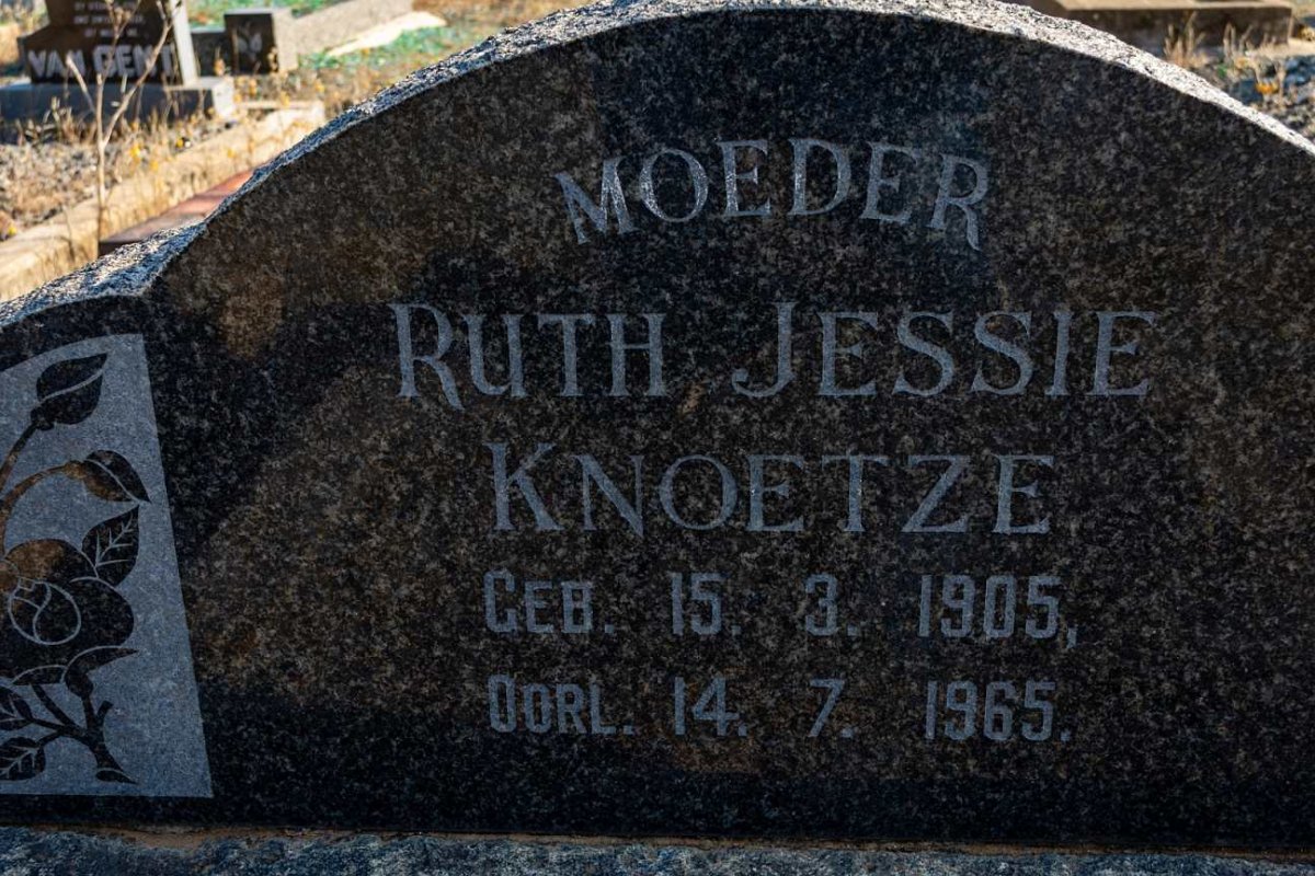 KNOETZE Ruth Jessie 1905-1965
