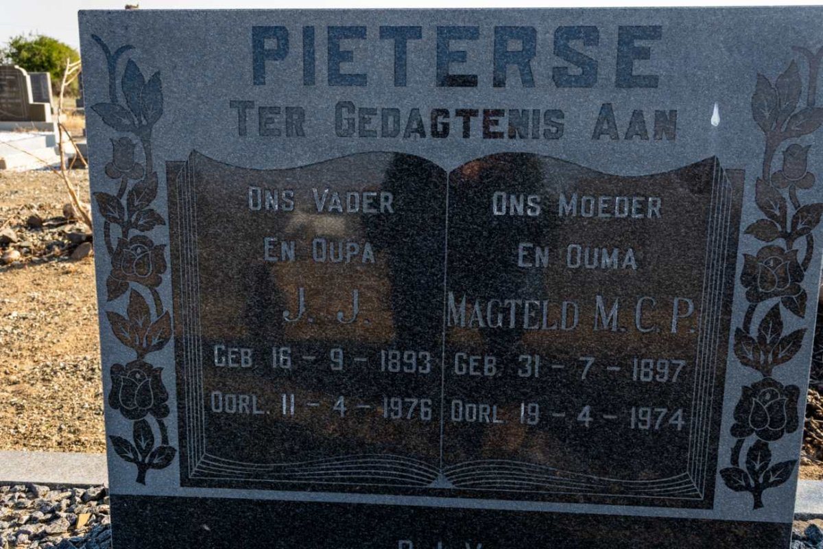PIETERSE J.J. 1893-1976 &amp; Magteld M.C.P. 1897-1974