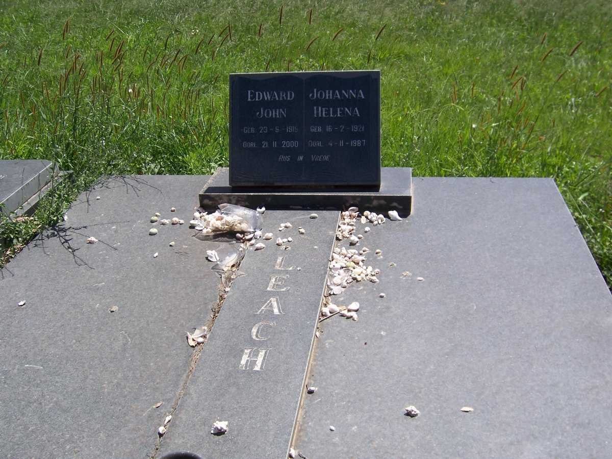 LEACH Edward John 1916-2000 &amp; Johanna Helena 1921-1987